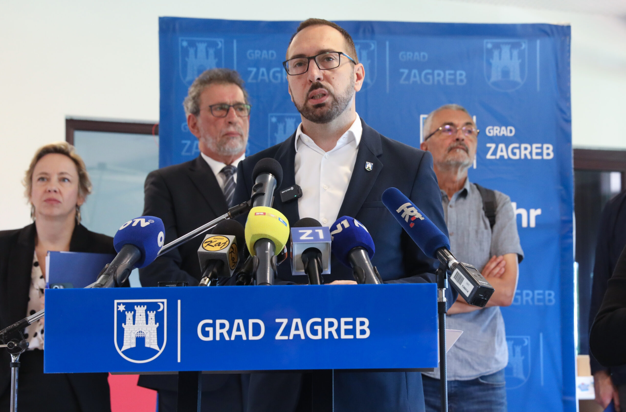 Zagrebački gradonačelnik Tomislav Tomašević sa zamjenicima Danijelom Dolenec i Lukom Korlaetom te ministrom obrazovanja Radovanom Fuchsom, otvorio novoizgradjeni i potpuno opremljeni dječji vrtić DV Sveta Klara / Foto: Robert Anić / PIXSELL