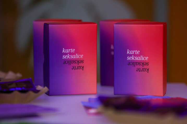 Kartice za odrasle / Foto: Sanjin Strukić/PIXSELL