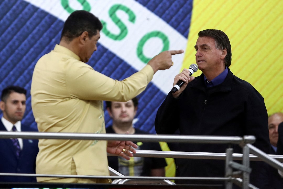 Bolsonaro tijekom evangelističke ceremoniji, mole za njego reizbor, uzaludno / Reuters