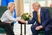 Predsjednica EK Ursula von der Leyen i američki predsjednik Donald Trump / Reuters