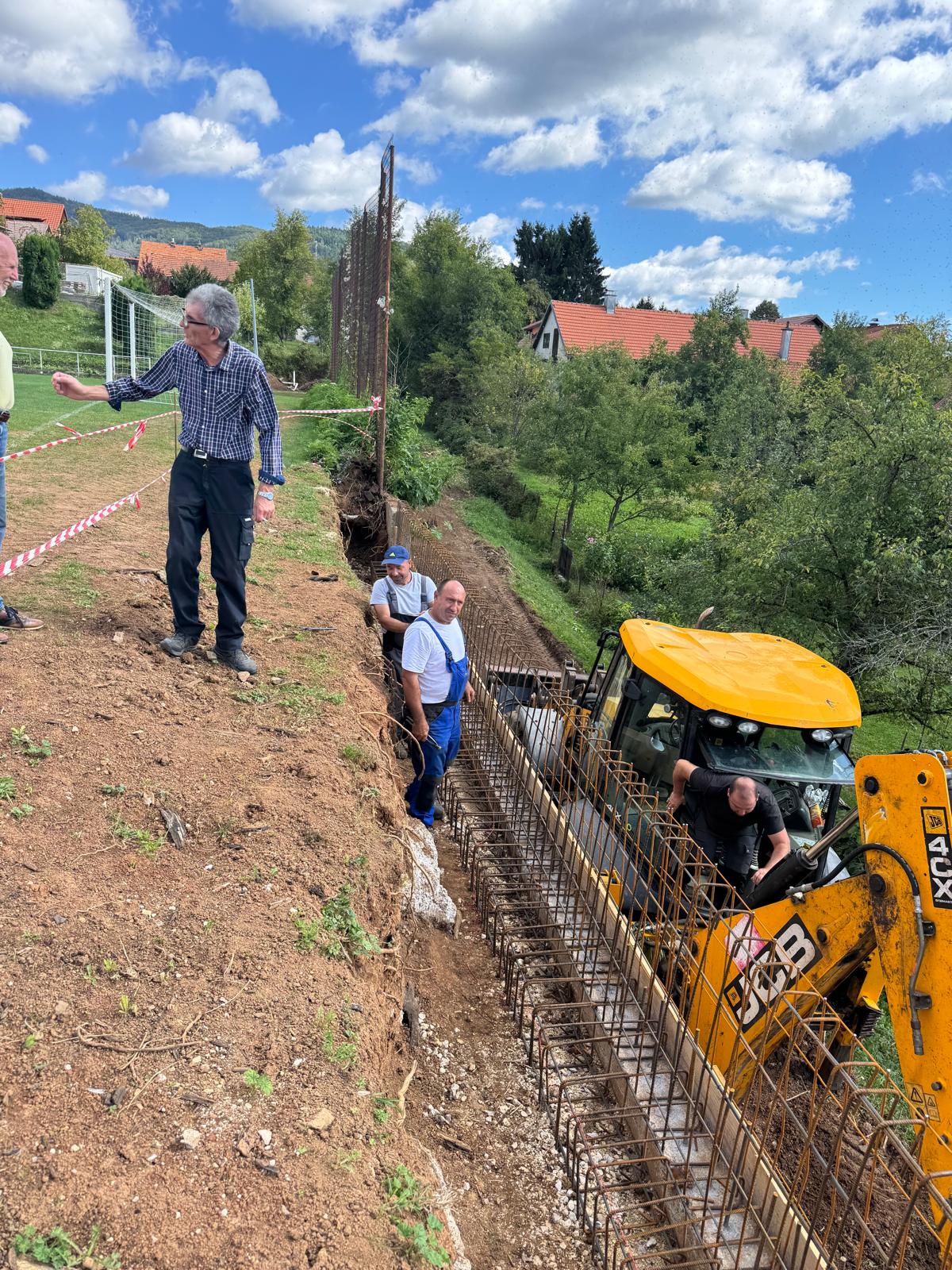 Radovi na uređenju zida kraj igrališta / Foto: Grad Vrbovsko