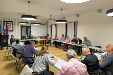 Gradsko vijeće grada Raba / Foto Lucian Borić