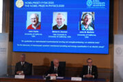 Nobelova nagrada za fizika 0trojici znanstvenika s kalifornijskih sveučilišta u SAD-u / REUTERS/Tom Little