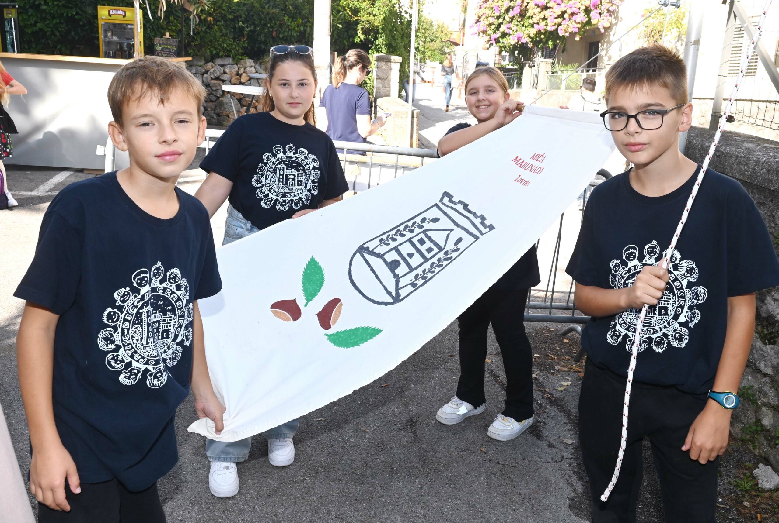 Podignuta je zastava Miće Marunade / Foto: Marko Gracin