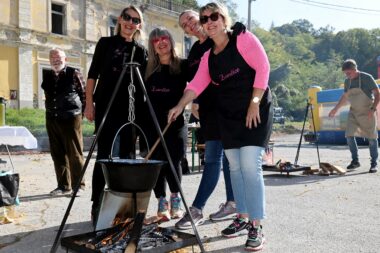 Zvončice i njihov kotlić / Foto: Marko GRACIN