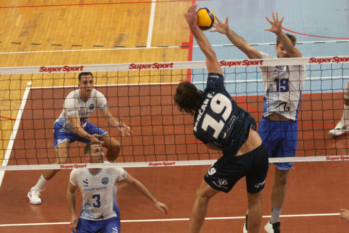U OBRANI - Ivan Lozić, Marko Ličina i David Haluška/Foto D. MICULINIĆ