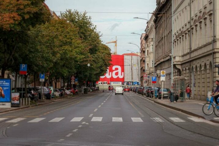 Site-specific intervencija Nore Turato HDLU/GABRIELIUS LAUREINAITIS