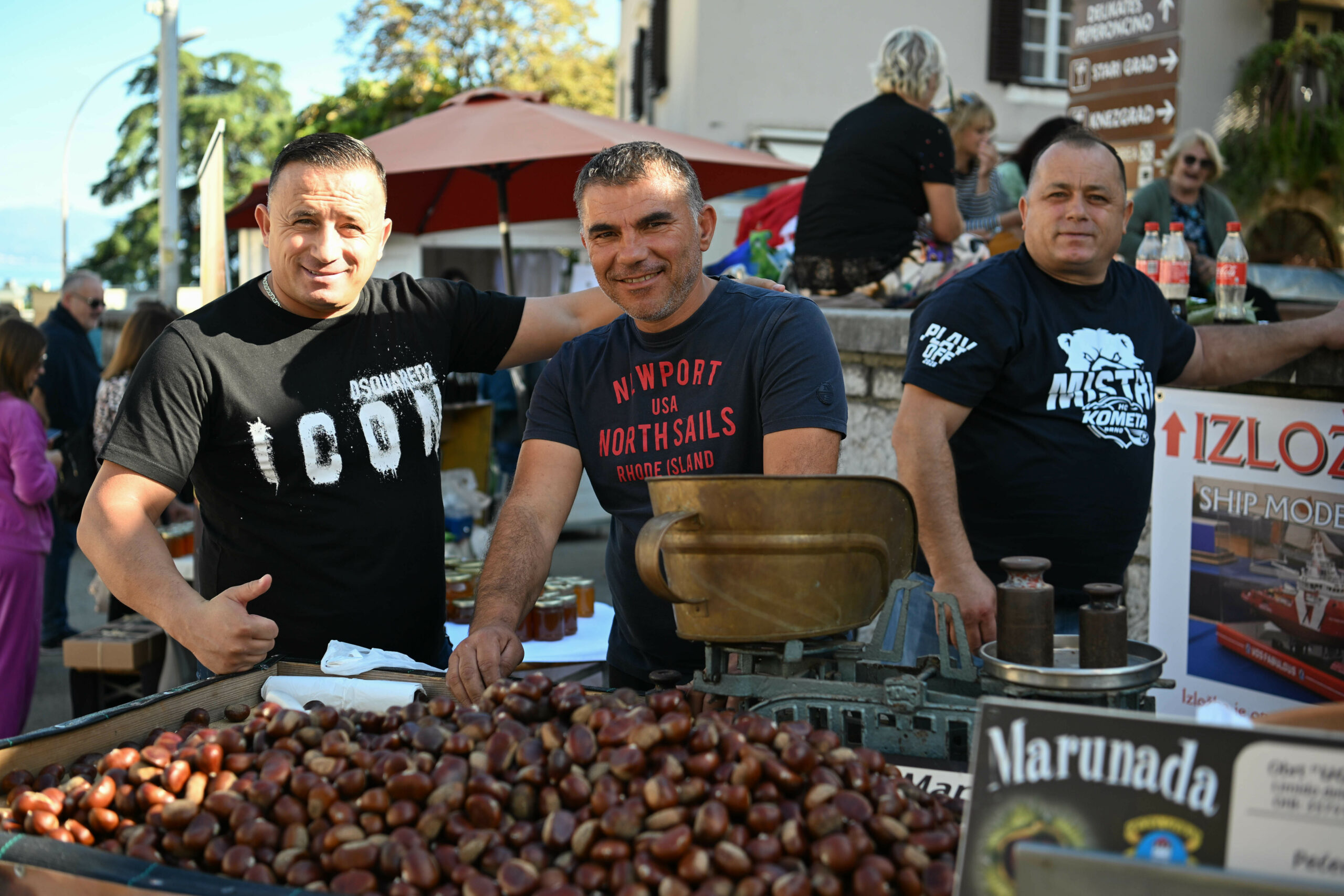Lijepo vrijeme i puni štandovi / Foto: Ana KRIŽANEC
