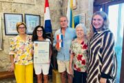 Lucia Ossoli i Andrea Marino Vezzoli sa svojim domaćinima / TZG RAB