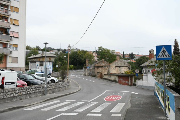 Stanari smatraju da je postojeća prometna signalizacija nedovoljna za usporavanje prometa / Foto Ana Križanec