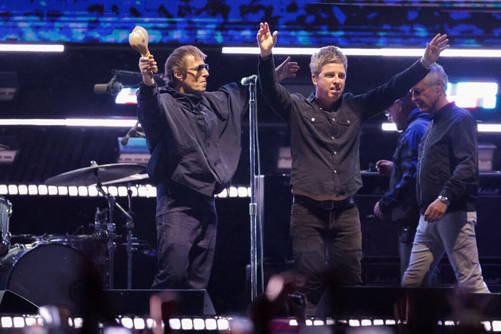 Liam Gallagher i Noel Gallagher iz benda Oasis / REUTERS