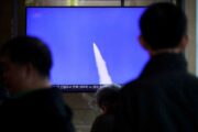 Sjeverna Koreja lansirala nove projektile / REUTERS