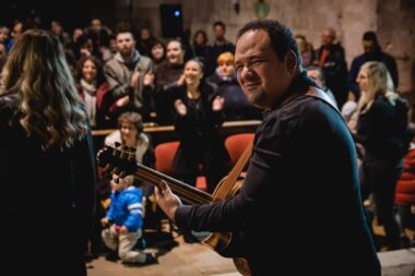 Andrej Grozdanov na koncertu s Alanom Hržicom i Vanessom Mioč u Puli, Foto: Privatna arhiva