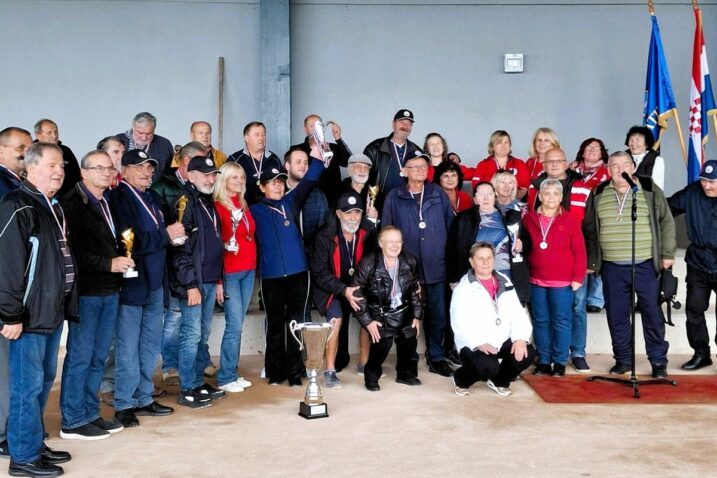 Druženje i zajedništvo u Poljanama, uz dodjelu nagrada za najuspješnije na sportskim igrama