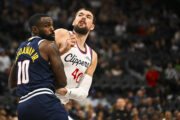 Tim Hardaway Jr. i Ivica Zubac/Foto REUTERS