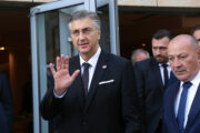Andrej Plenković na otvorenju Međunarodne braniteljske konferencije u društvu resornog ministra Tome Medveda / Foto: Ivana Ivanović/PIXSELL