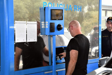 Uvođenje Entry/Exit sustava na graničnom prijelazu Stara Gradiska / Photo: Ivica Galovic/PIXSELL