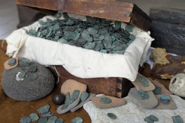 Kovčeg s 1.000 srebrnjaka pronađen na lokaciji potonuća španjolske flote iz 18. stoljeća / Foto: FB / 1715 Treasure - Fleet