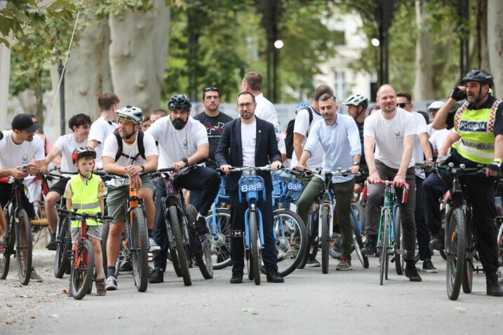 Gradonačelnik Grada Zagreba Tomislav Tomašević i zamjenik gradonačelnika Luka Korlaet - motiv s tradicionalne vožnje zagrebačkim ulicama na biciklu – „Zagrebačka žbica“ , uoči Dana bez automobila u okviru 24. Europskog tjedna mobilnosti. Photo: Sanjin Strukić/PIXSELL