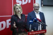 Sanja Bježančević, saborska zastupnica i predsjednica Županijske organizacije SDP-a Osječko-baranjske županije i Marko Bogatić, potpredsjednik Skupštine Osječko-baranjske županije i odrzžali konferenciju za medije s temom "Afrička svinjska kuga- izgovor za uništavanje domaće proizvodnje?". Foto: Davor Javorović /PIXSELL