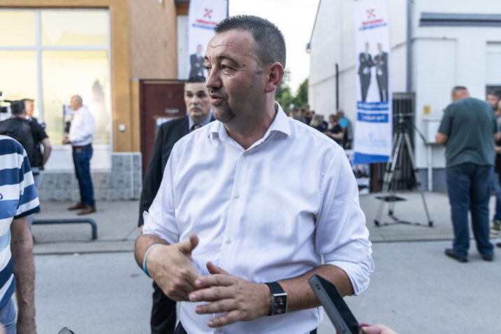 Pavliček (Suverenisti) o porastu nasilja: ‘Nisam teoretičar zavjere, ali iza ovog možda stoje strane službe’