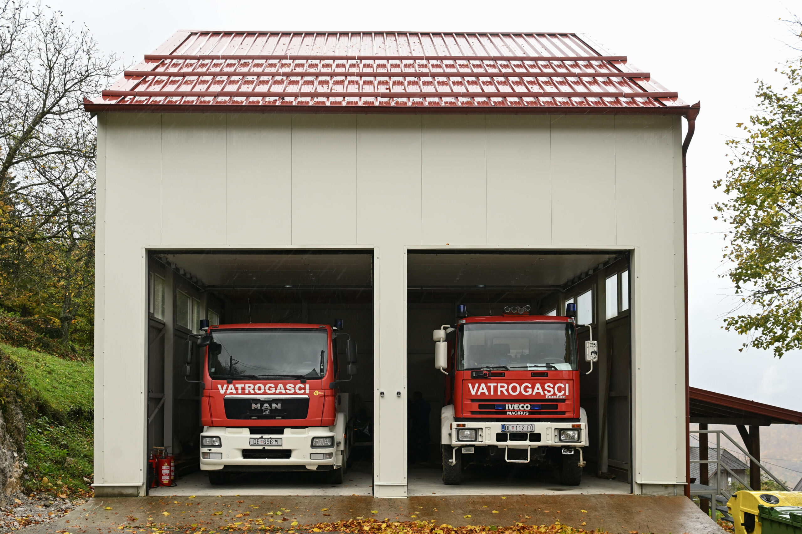 Dio voznog parka skradskih vatrogasaca / Foto: Ana KRIŽANEC