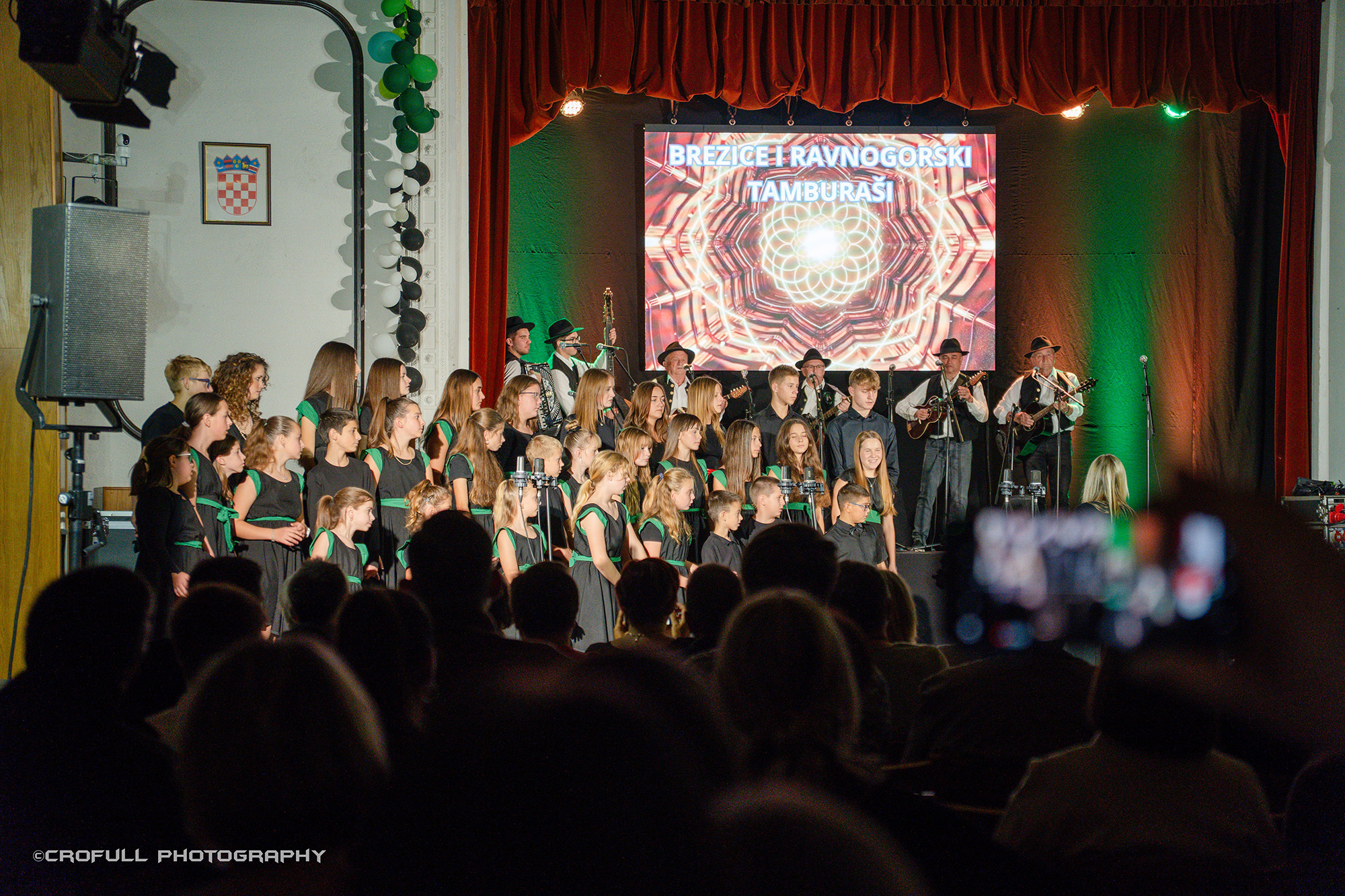 Nastup Brezica i Ravnogorskih tamburaša na Ravnogorskoj večeri / Foto: Crofull Photography