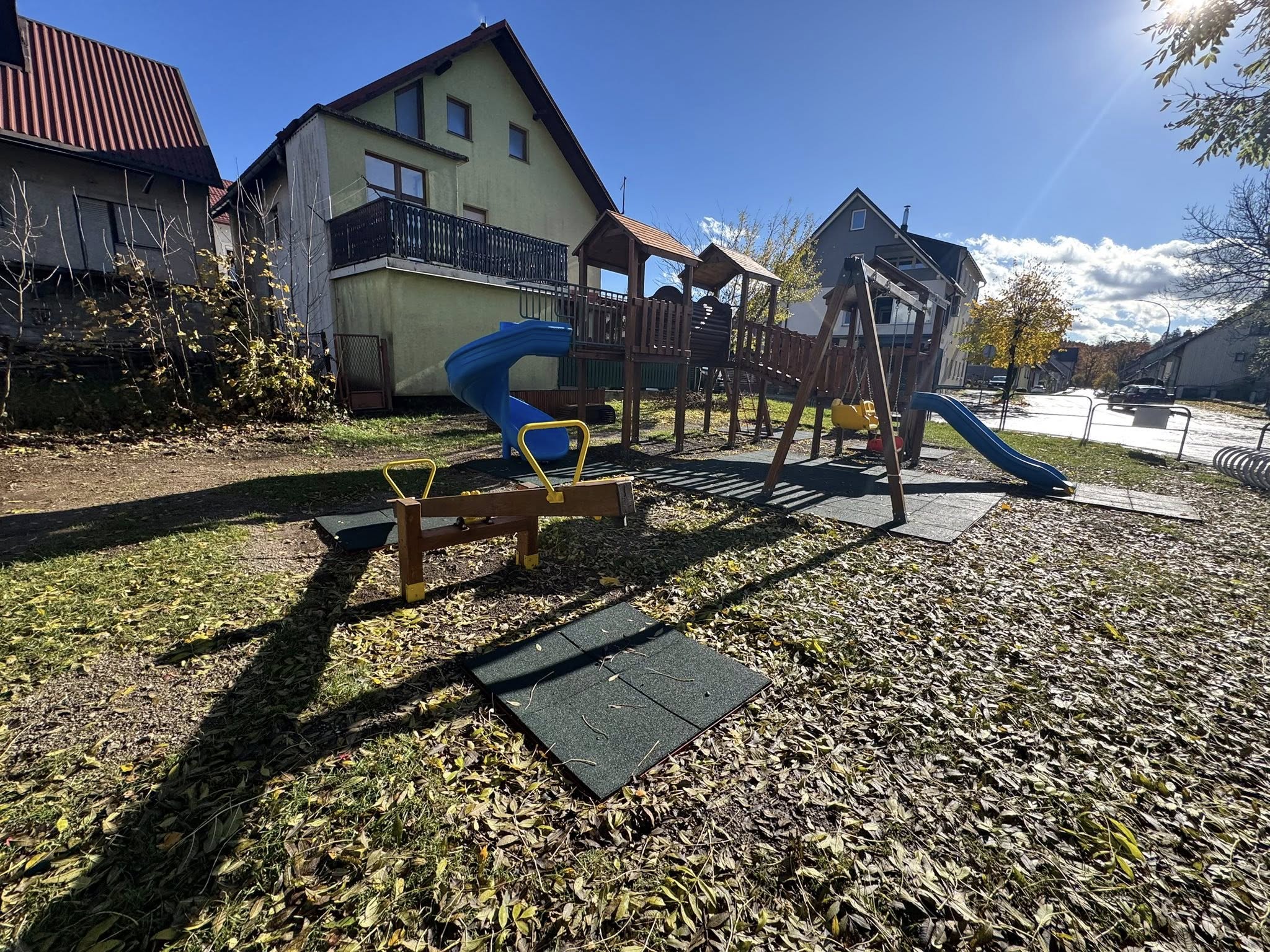 Novouređeno igralište u Delnicama / Snimio: Marinko Krmpotić