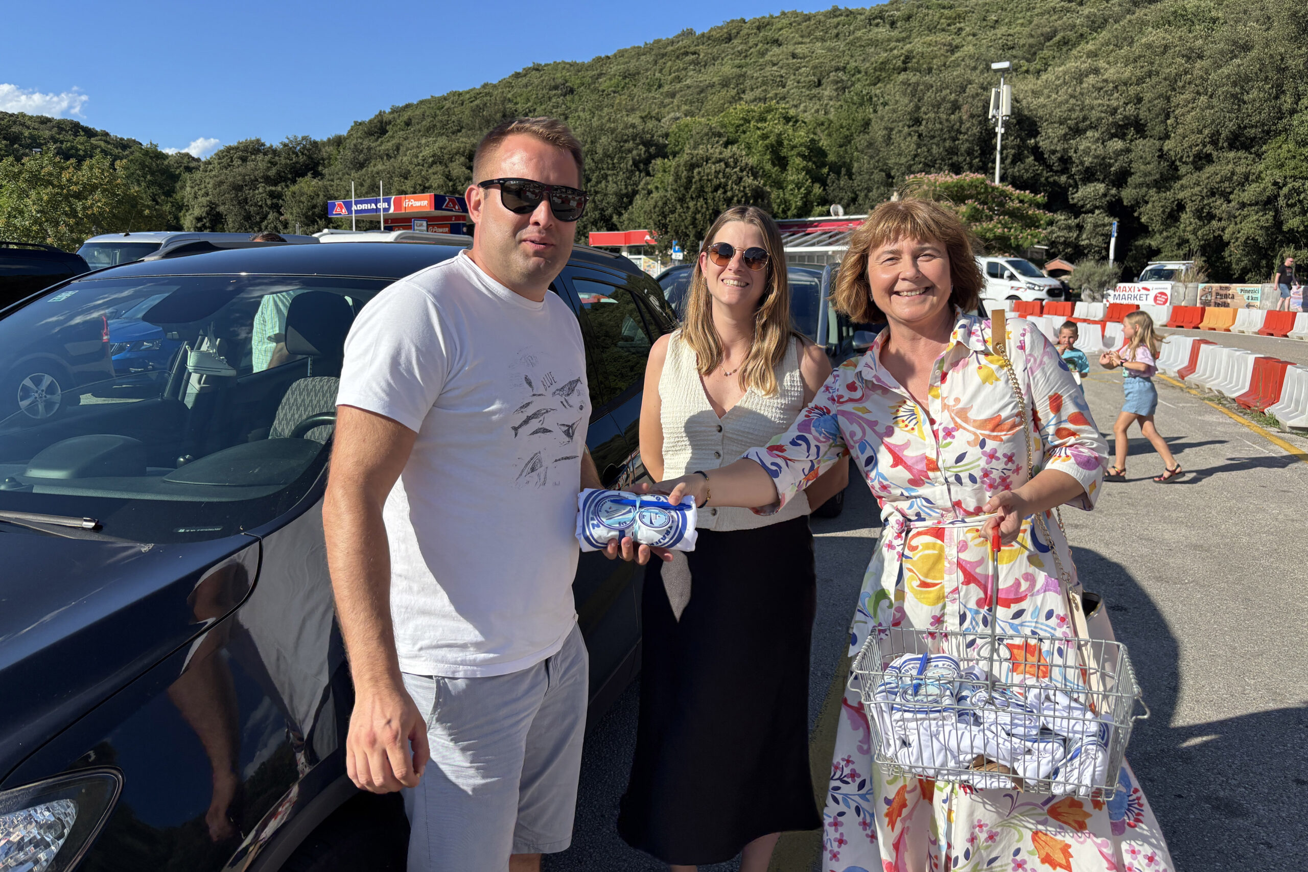 Korisnici prioritetnog ukrcaja povremeno su dobivali prigodne poklone / Foto: W. Salković