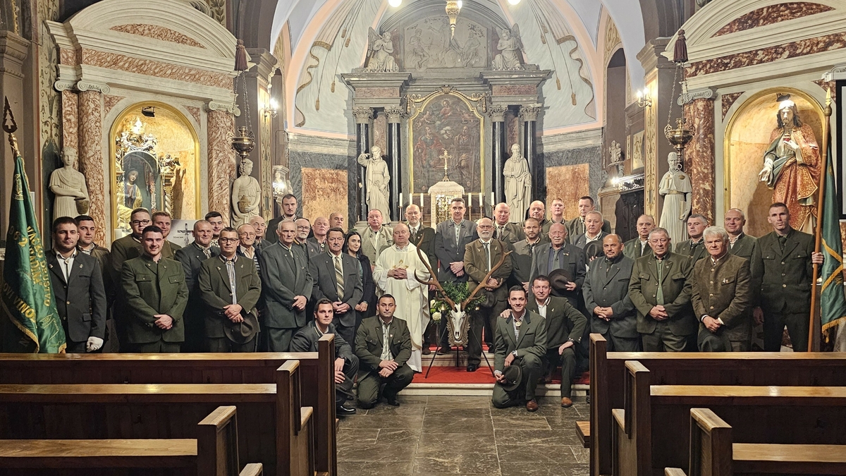 Novljanski lovci proslavili su blagdan sv. Huberta u župnoj crkvi sv. Filipa i Jakova / Foto LD Gradina