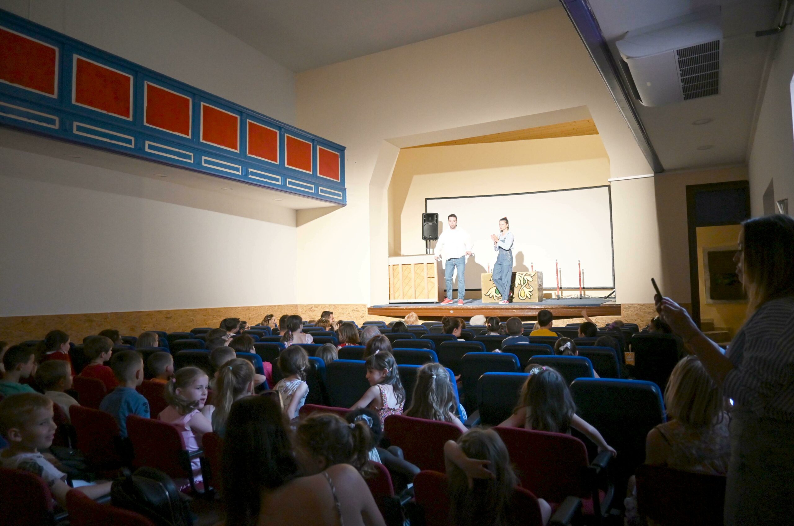 S jedne od predstava za djecu u veloselskom teatru / Foto: Bojan Purić