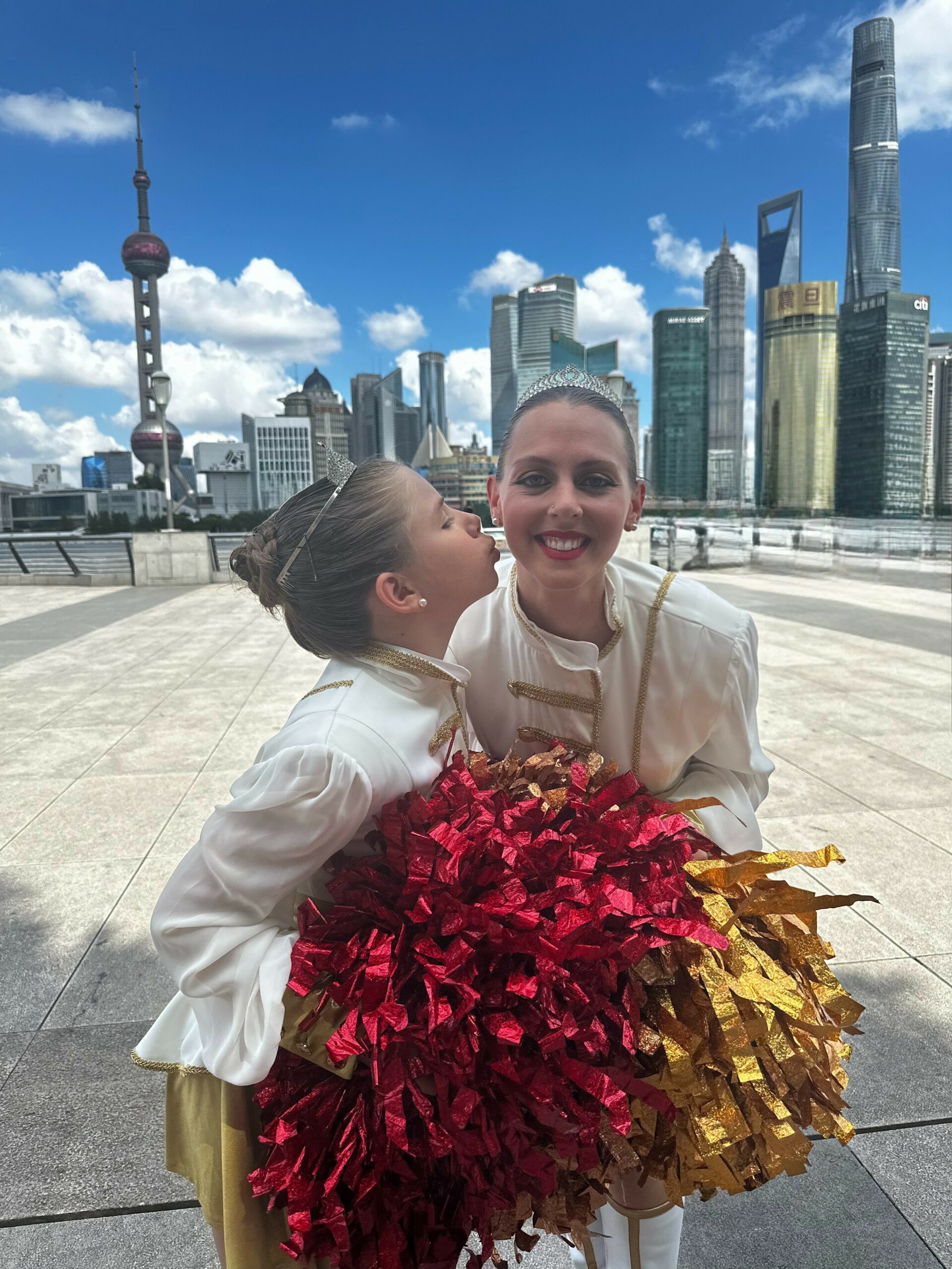 Dvije generacije mažoretkinja Nika Toić i Patrizia Dobrijević u Šangaju / privatna arhiva