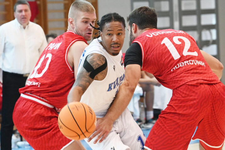 Kvarnerov Supreme Hannah između Davida Pavina i Ivana Vodopije/Foto M. GRACIN