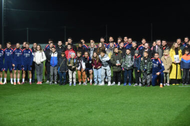 DRAGA USPOMENA - Djeca s Kvarnera s dijabetesom s Vatrenima/Foto D. MICULINIĆ