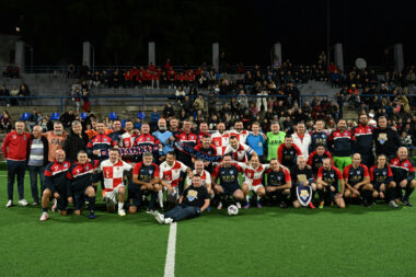 Zajednička fotografija veterana Zameta i hrvatske nogometne reprezentacije/A. KRIŽANEC