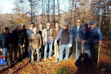Sudionici akcije pošumljavanja u Klani / Foto: Udruga veterana