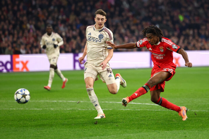 Leandro Barreiro (Benfica) zabija drugi gol u Amsterdamu/Foto REUTERS