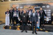 Zajednička fotografija hrvatskih i srpskih karatista (kadeti ekipno) nakon finala prvenstva Balkana u Rijeci... u rpvom redu su predsjednici Saveza - Srbije Slavoljub Piper i Hrvatske Davor Cipek / Foto press hr.karate