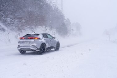 Zimski uvjeti na prijevoju Vratnik / Foto Hrvoje Kostelac/PIXSELL