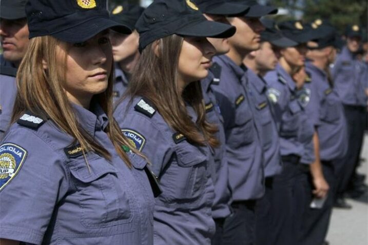 U komentaru na društvenoj mreži vrijeđao policijske službenike