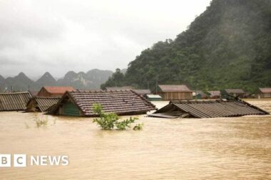 Poplave u Vijetnamu odnijele ljudske živote i uništile imovinu / Foto: BBC News