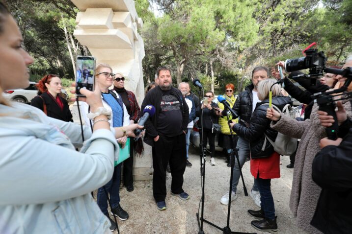 Inicijativa za Lungomare o odluci Viseg upravnog suda u vezi sporne gradnje novog hotela / Foto: Saša Miljević /PIXSELL