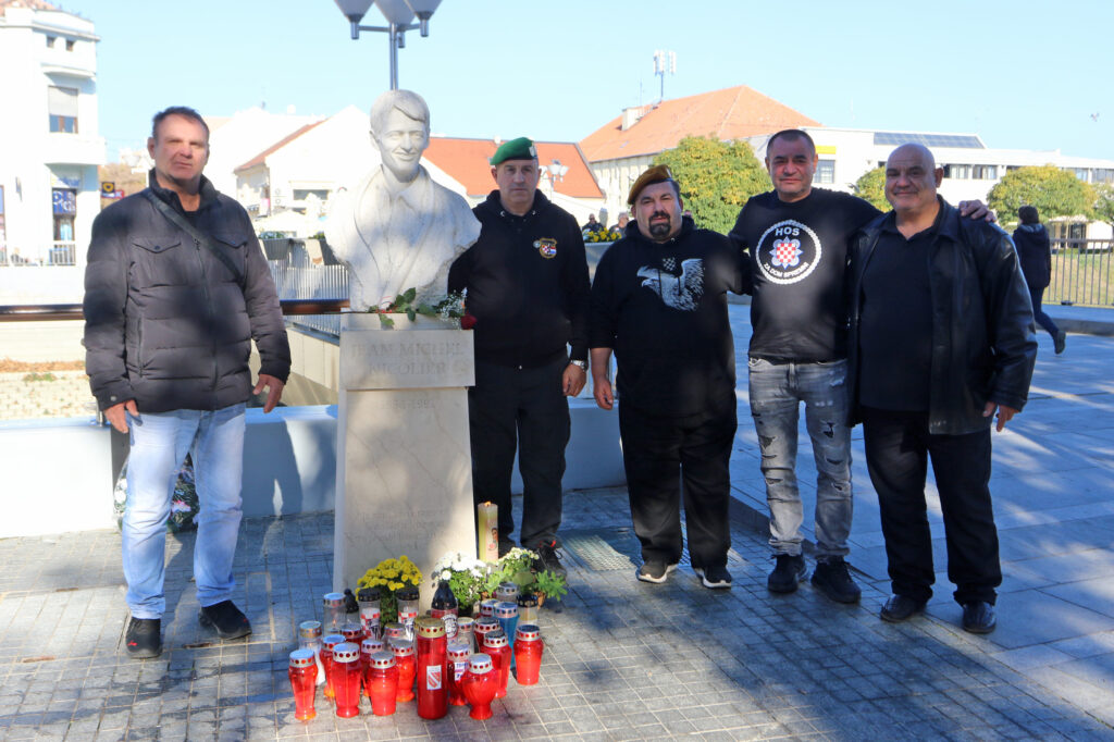 Građani dolaze na pogreb Jean-Michele Nicoliera / Foto Gojko Mitić