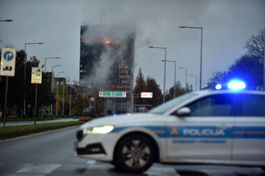 Vjesnikov neboder u plamenu / Foto Davor Kovačević