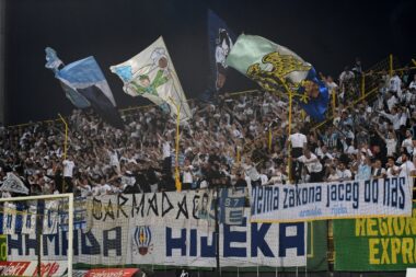 Podrška Armade u Puli na derbiju odigranom u travnju na Drosini tijekom šampionske sezone Rijeke / Foto Milivoj Mijošek