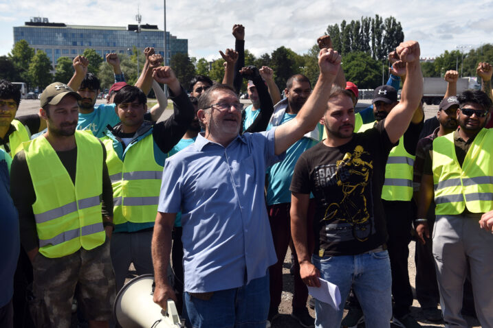 Strani radnici već su prosvjedima tražili svoja prava - sindikalist Tomislav Kiš s dostavljačima hrane / Foto D. KOVAČEVIĆ