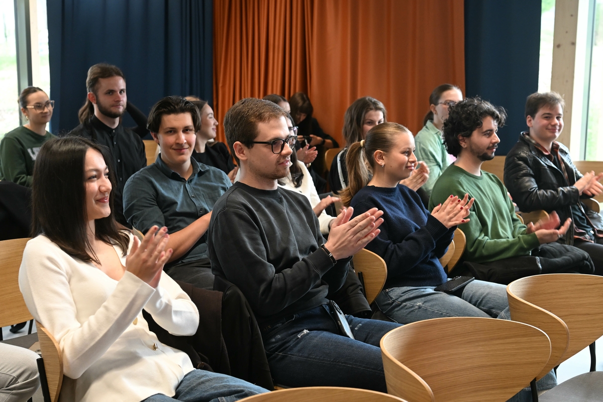 Studenti na dodjeli nagrade u sveučilišnom kampusu / Foto Ana Križanec