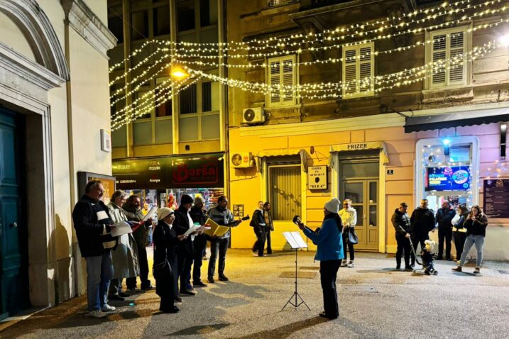 Spavanju pod zvijezdama prethodio je prigodni program ispred Vele Crikve / Foto Edi Prodan