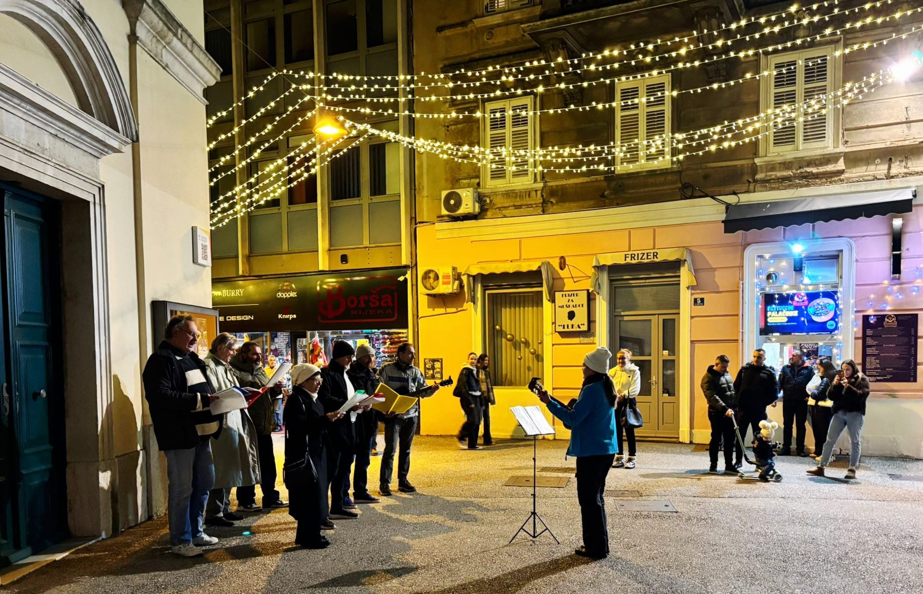 Spavanju pod zvijezdama prethodio je prigodni program ispred Vele Crikve / Foto Edi Prodan
