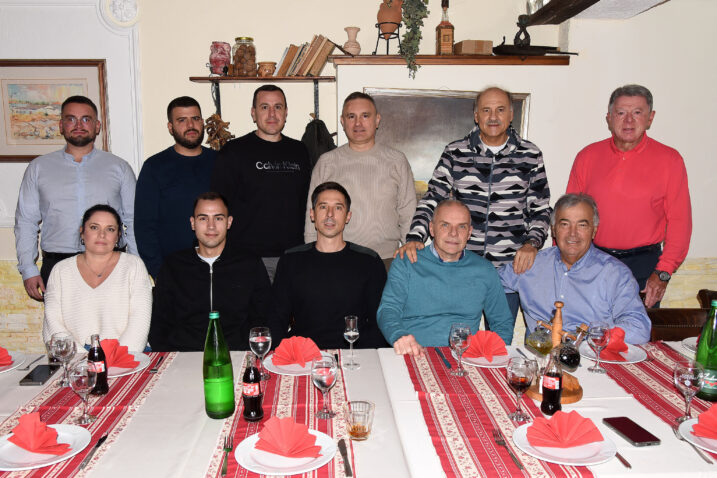 Matija Blažić, Armando Kadirić, Marin Beltrame, Aleš Blažić, Marijan Risek, Albert Brala (gornji red), Kristina Beltrame, Rene Vekić, Andrej Brala, Ljubo Jeremić i Damir Radonić (donji red)